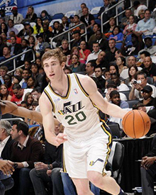 他在篮下终 他在篮下终